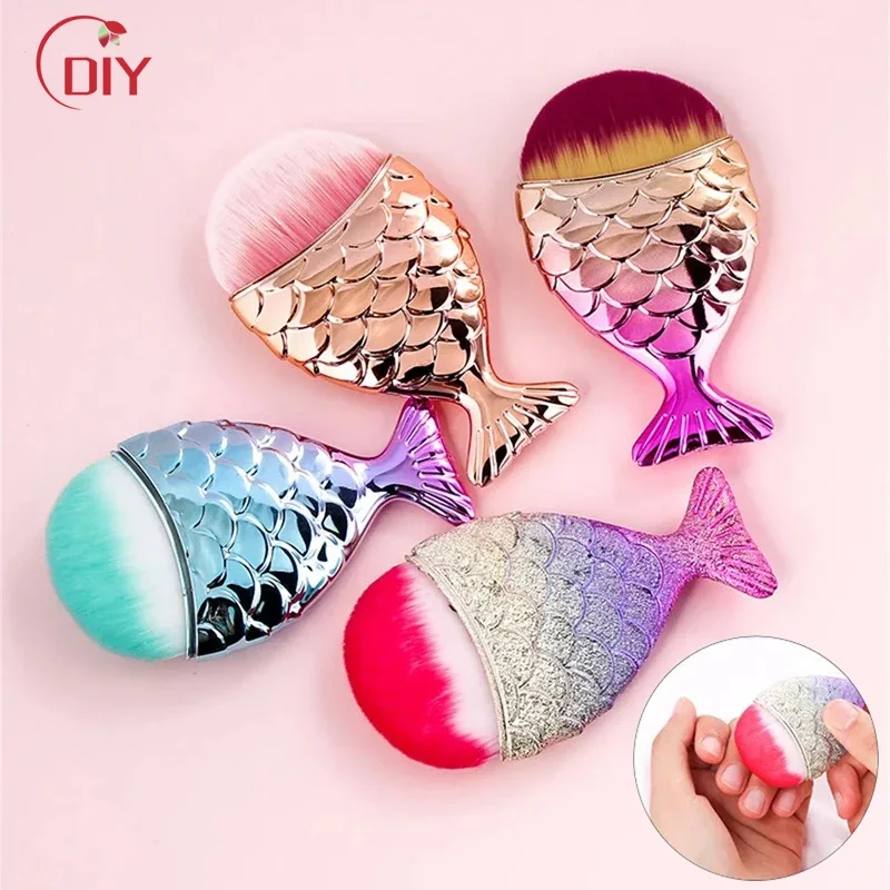 Blush Brush Kabuki - 1pcs Fish Tail Shape Nail Brush