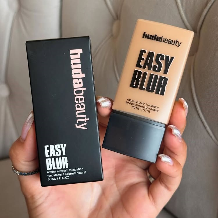Huda Beauty Easy Blur Natural  - Huda Beauty Makeup Set ulasan dan harga