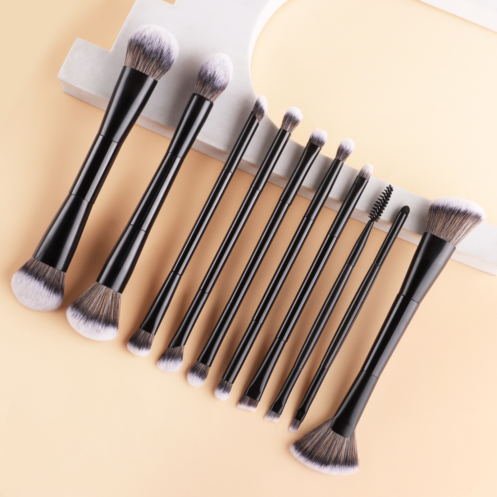 10pcs Professional Makeup Brus - Huda Beauty Makeup Brush Set ulasan dan harga
