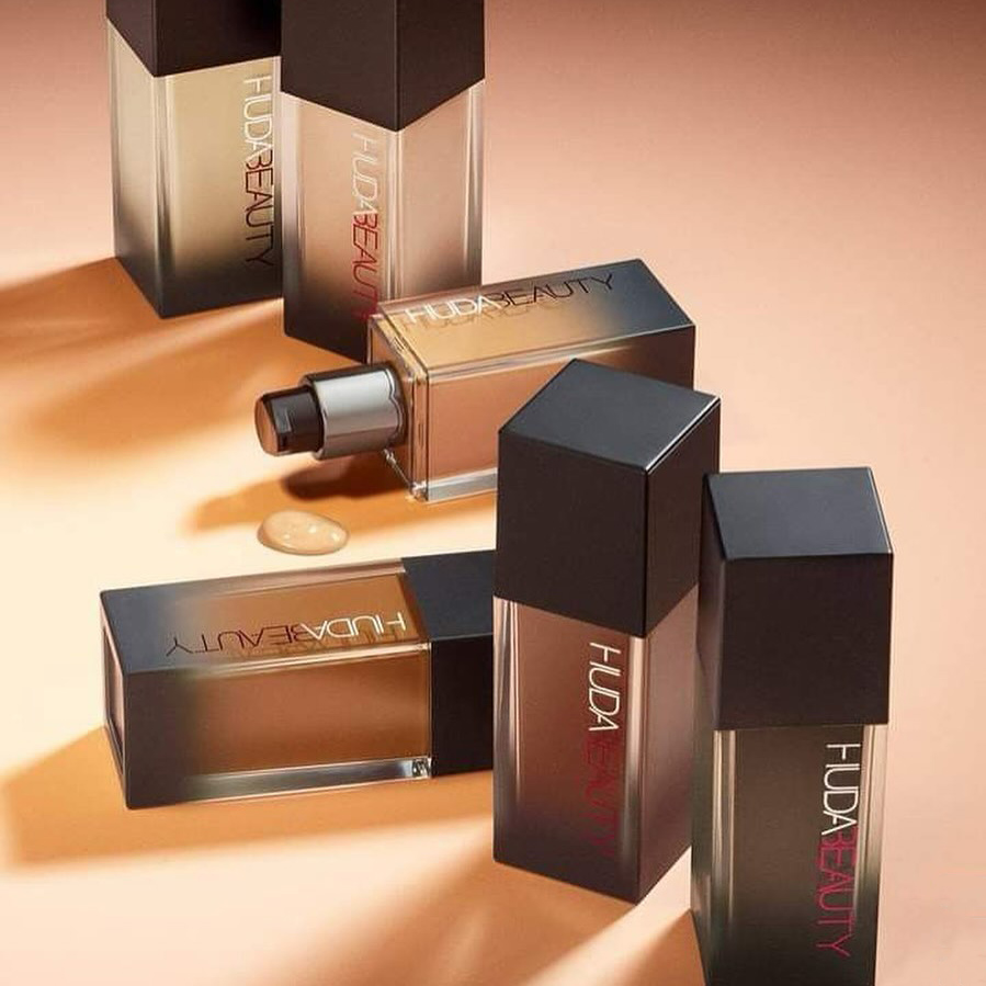 Base hidratante de 34ml para á - Huda Beauty Makeup Set ulasan dan harga